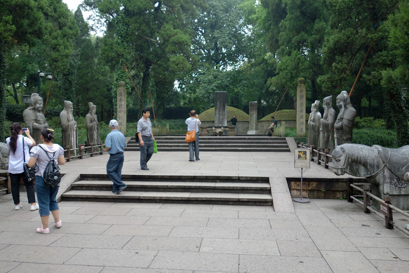 Back to China - Shanghai - Nanjing - Hangzhou - 2012 - A real tomb. The two mounds here are genuinely old.