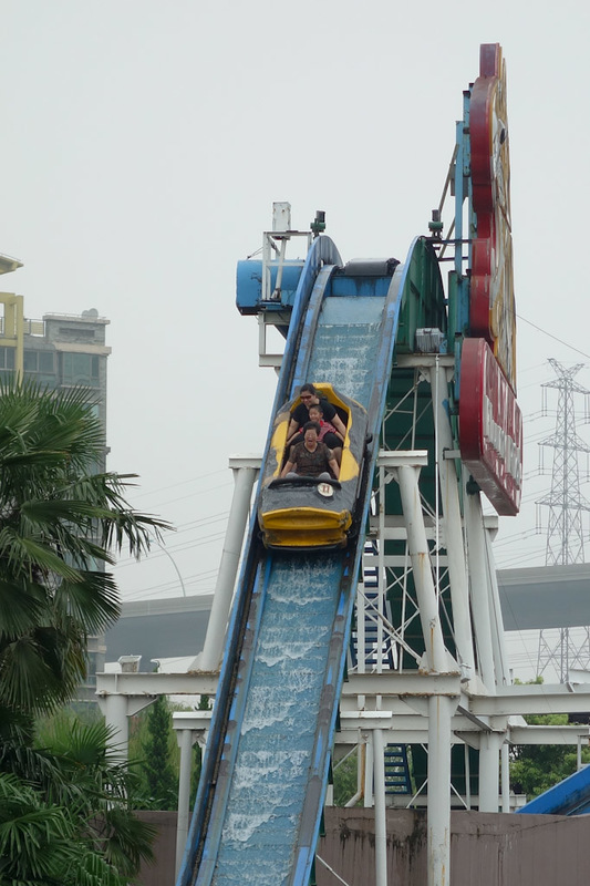 Back to China - Shanghai - Nanjing - Hangzhou - 2012 - Most of the rides seem pretty crappy but they are cheap. Unlike 6 flags parks in America, thankfully no one was decapitated, and no one had their feet