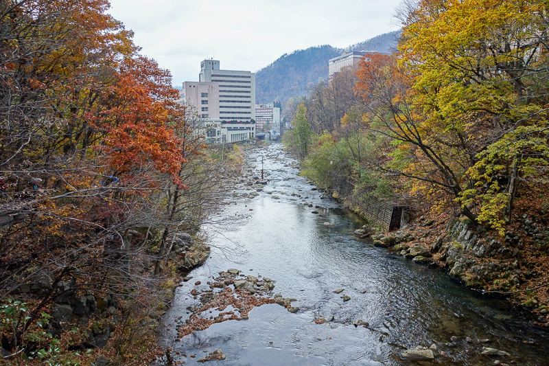 Japan-Sapporo-Snow-Hiking-Jozankei Onsen - Excellent view from the bridge.