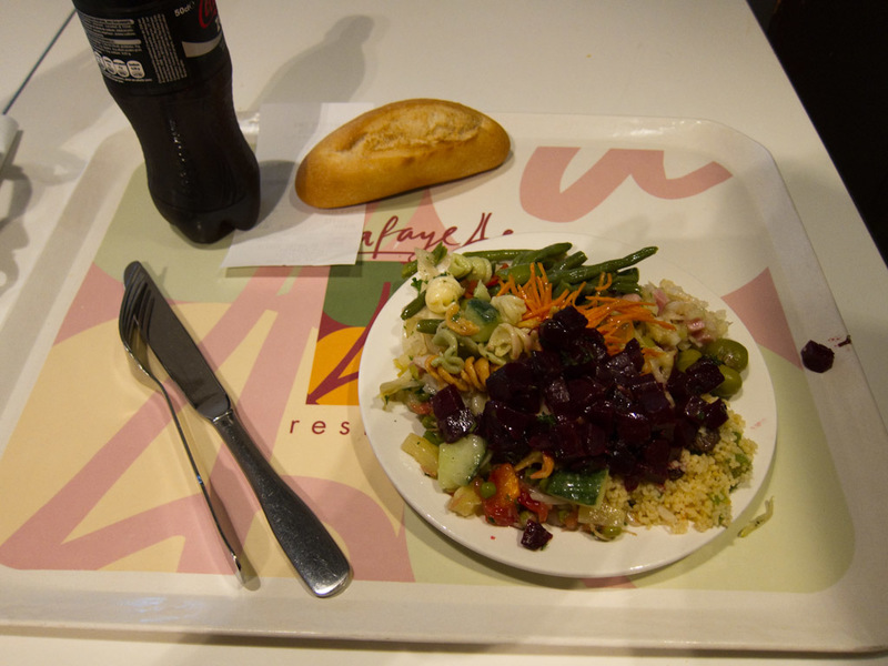 London 3 - June/July 2010 - I decided to have my lunch there in the cafe, salad bar. Not bad for 4.70 euros I guess.