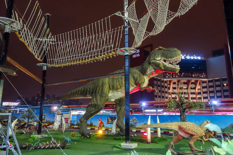 A full lap of Taiwan in March 2017 - There is an even weirder obstacle course thing above the admittedly, impressively large moving dinosaurs, the booth attendant appeared to be dead, or 