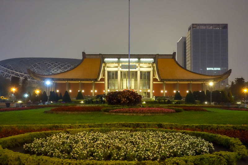 A full lap of Taiwan in March 2017 - The Sun Yat-sen memorial museum, at night. I have been there in the day before. At night its darker.