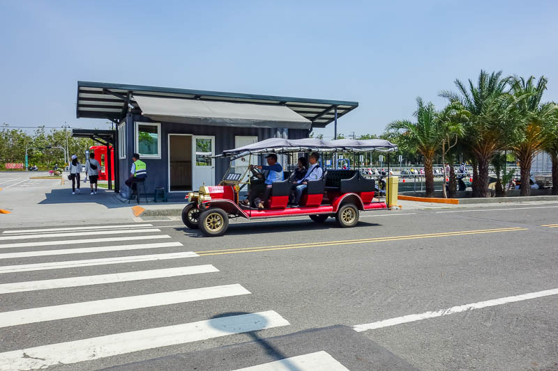 A full lap of Taiwan in March 2017 - If you are really lazy, you can catch an old fashioned electric buggy back to the station.