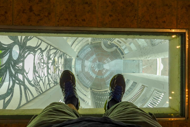 A full lap of Taiwan in March 2017 - You can stand on the top and look down through glass. If the sun shone through the glass dome at this point its energy would focus through the parabol