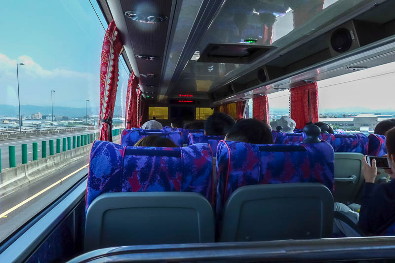A full lap of Taiwan in March 2017 - Leg number 3 of 3, the bus ride, which was very comfortable, not very long, cheap and the view was amazing towards the end, when not in a tunnel.