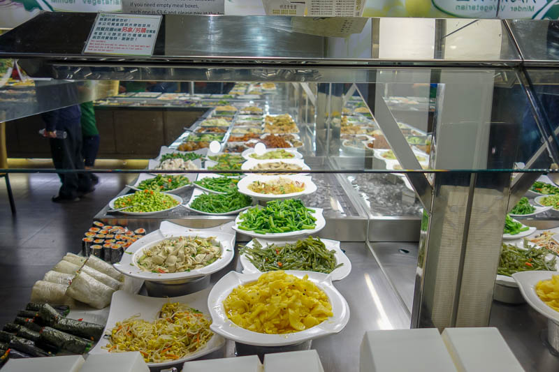 A full lap of Taiwan in March 2017 - Instead of pizza I chose the most healthy option available, pay by weight vegetarian buffet. Yes seriously.