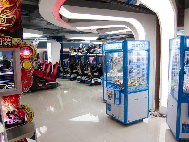 China-Shanghai-Xujiahui-Mall - At the top of one of the malls selling overpriced identical electronics was this abandoned games arcade and a closed down maid cafe. They have tried t