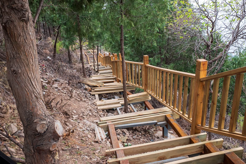 The great loop of China - April 2018 - This is why the wooden step path was closed, still under construction. There is no cable car today, rare for China!