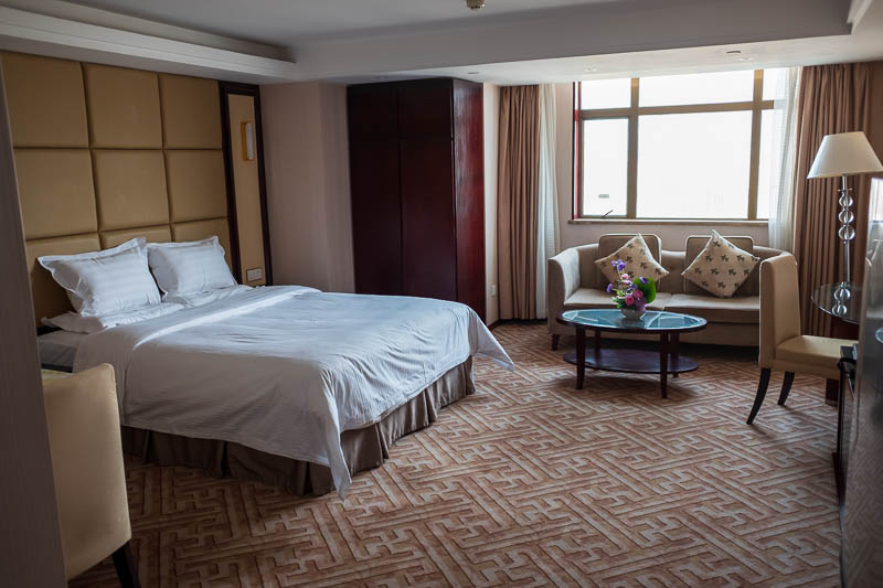 China-Beijing-Zhengzhou-Bullet Train - Now we get the pics of my room, its actually an apartment, absolutely enormous.