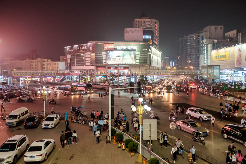 The great loop of China - April 2018 - A bit more view of the chaotic street scenes. I stood here for a while just watching.
