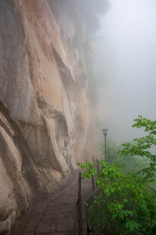 China-Hiking-Rain-Huashan-Soldiers Path - Very eerie ascent.