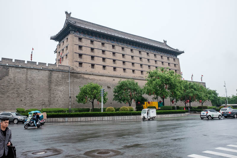 The great loop of China - April 2018 - On my walk to the bus to the terracotta warriors, I went outside the northern gate of the city wall. I hope to show some more of the city wall and the