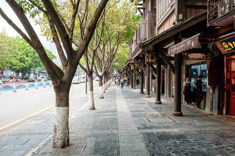 The great loop of China - April 2018 - The street back to the station was also nice, tree lined. I was grateful for trees as its damn hot and I had not applied sunscreen.
