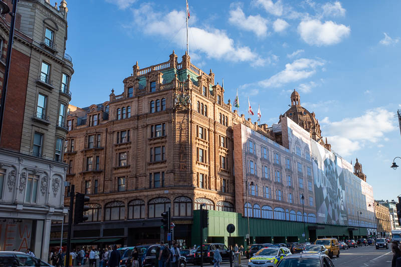 France & England... for work... - Harrods is now a giant Samsung ad.