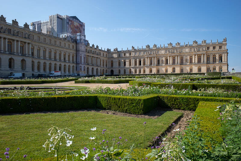 France-Versailles-Palace-Garden - I wandered over to the other side, where the garden was in a bit better condition.