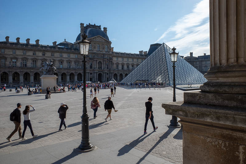France-Paris-Sightseeing - Here is the pyramid. A big line is already forming. Hours before it opens on a Monday. Apparently there are other entrances with no queues, but I gues