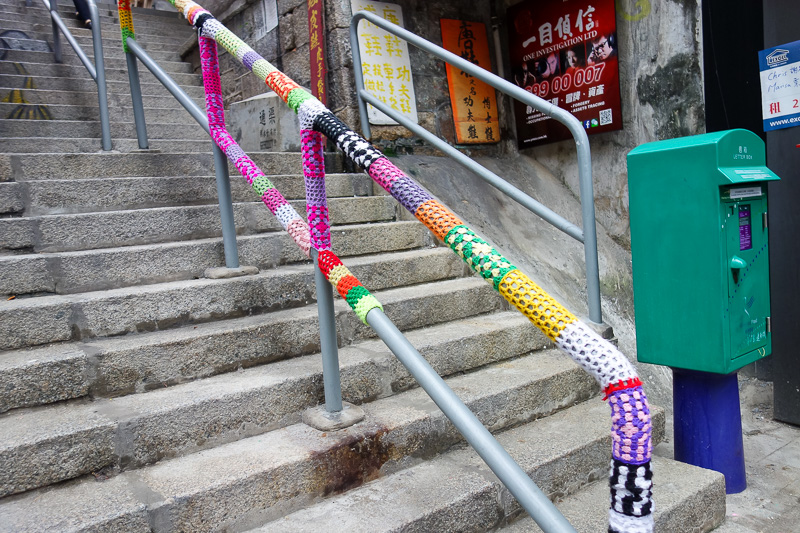 Hong Kong-The Peak-Fog - Commando knitting, a global phenommenonnemenomnemomnonm however you spell that.