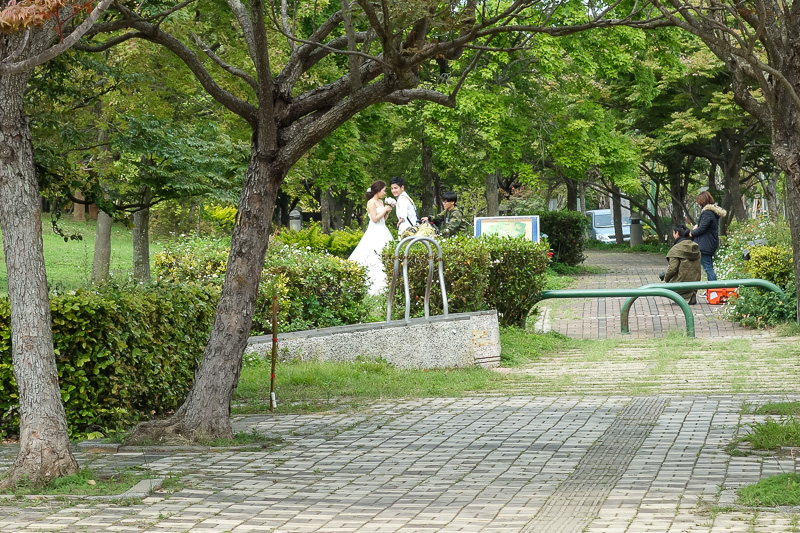 Taiwan-Taichung-Garden-Beef - As I exited, 2 bridal parties showed up, and set up right by the entrance gate, no point in walking I guess.