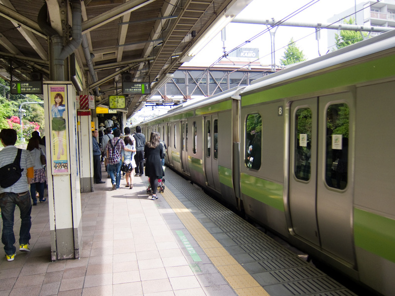 Japan-Tokyo-Harajuku-Park - Heres the first train I bought, very simple to get a SUICA card (from a vending machine). It comes with credit on it, surprisingly you cant put more c