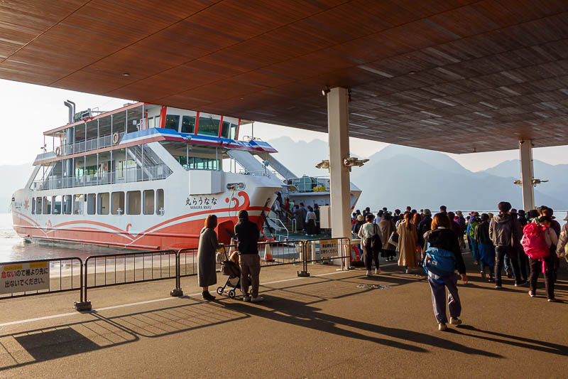 Japan-Hiroshima-Hiking-Miyajima - There is my ferry. It is Sunday on a long weekend, I expected more people even though I was early.