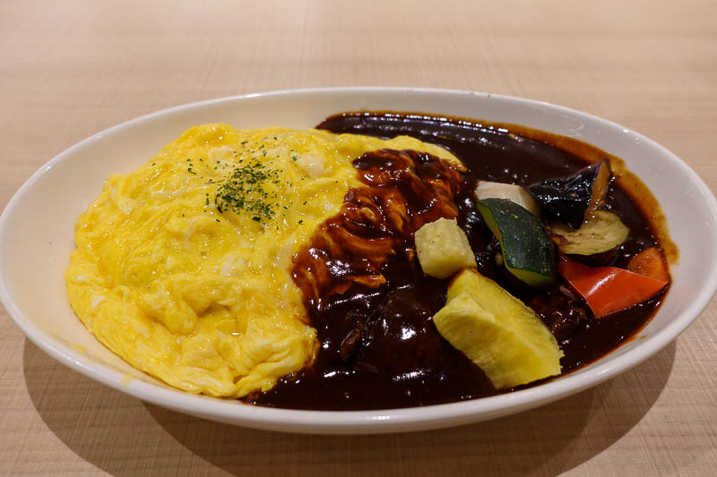 Japan-Hiroshima-Museum - So instead of ramen, it was beef tendon curry demi glaze omurice with winter root vegetables. Long title. I have had beef tendon stuck in my throat ev