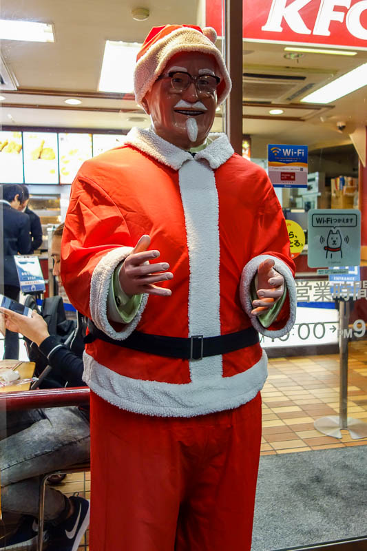 Japan 2015 - Tokyo - Nagoya - Hiroshima - Shimonoseki - Fukuoka - Look how terrifying santa is!
