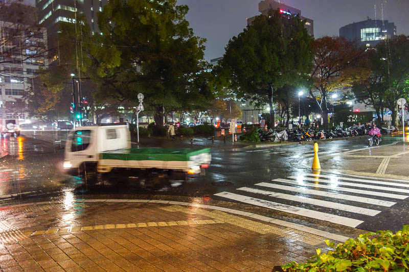 Japan 2015 - Tokyo - Nagoya - Hiroshima - Shimonoseki - Fukuoka - Taking photos of rain never really works.