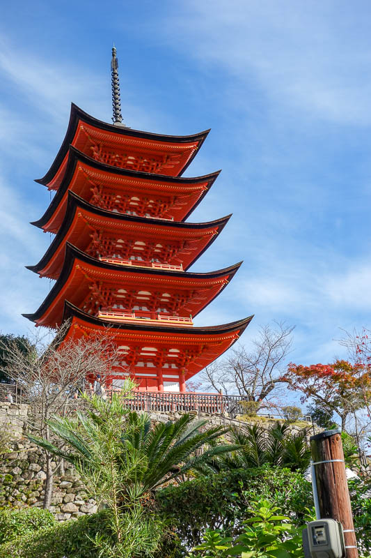Japan 2015 - Tokyo - Nagoya - Hiroshima - Shimonoseki - Fukuoka - Theres a lot of temples and such to pay entry for, or not.