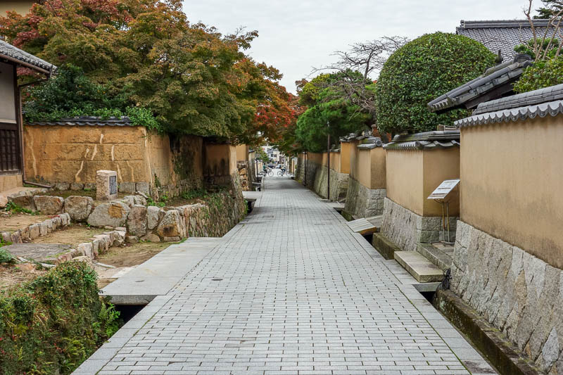 Japan-Shimonoseki-Hiking-Shrine-Hinoyama - The streets of this place are all like this.