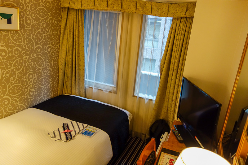 Visiting 9 cities in Japan - Oct and Nov 2016 - Final photo as always, my little hotel room, the APA Kyoto Ekimae.