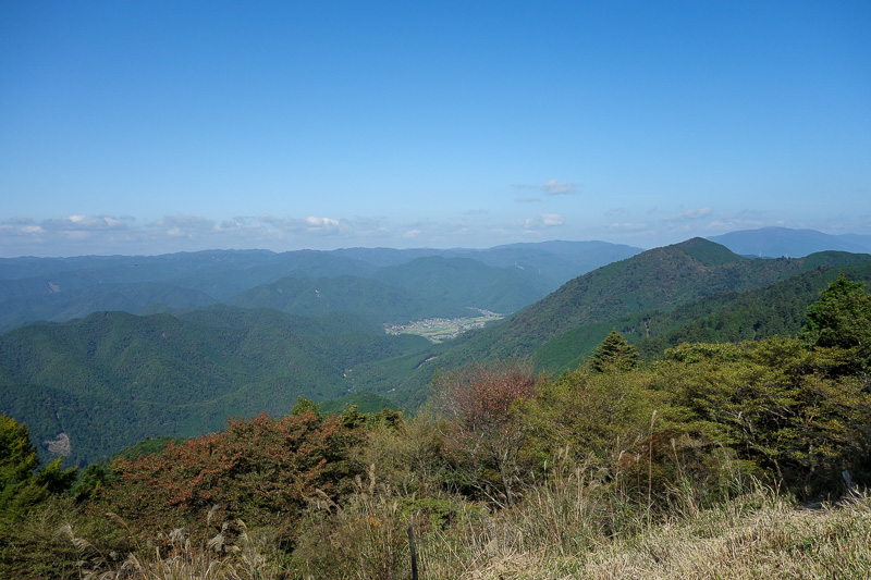 Visiting 9 cities in Japan - Oct and Nov 2016 - Looking further up the valley.