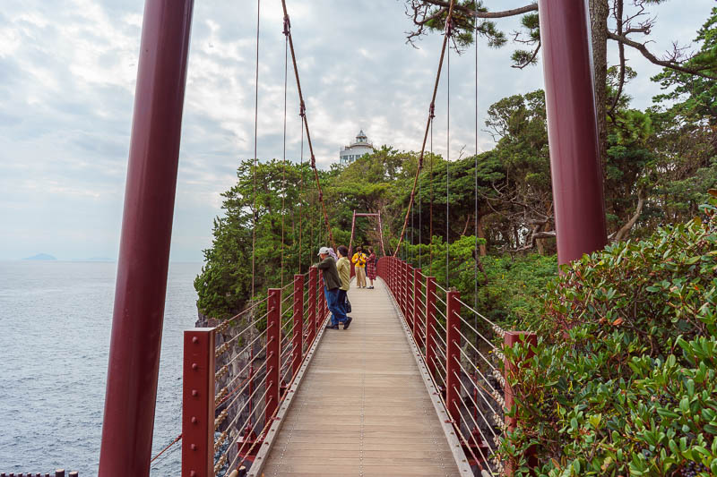 Japan-Tokyo-Izu Peninsula-Atami - Here is the bridge and the lighthouse. This is where most people came to do the coast walk. Except they came to take 100 photos for instagram 50 metre
