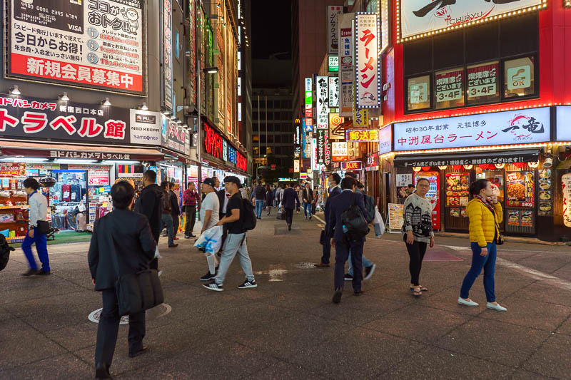 Japan-Tokyo-Food-Shinjuku - Can I shoot f/4 at night handheld? Yes I can.