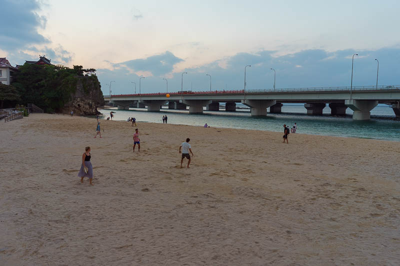 Japan-Okinawa-Naha-Beach - And here we have the beach. So beautiful. So natural. So freeway. The so (x) joke is worn out. I dont care.