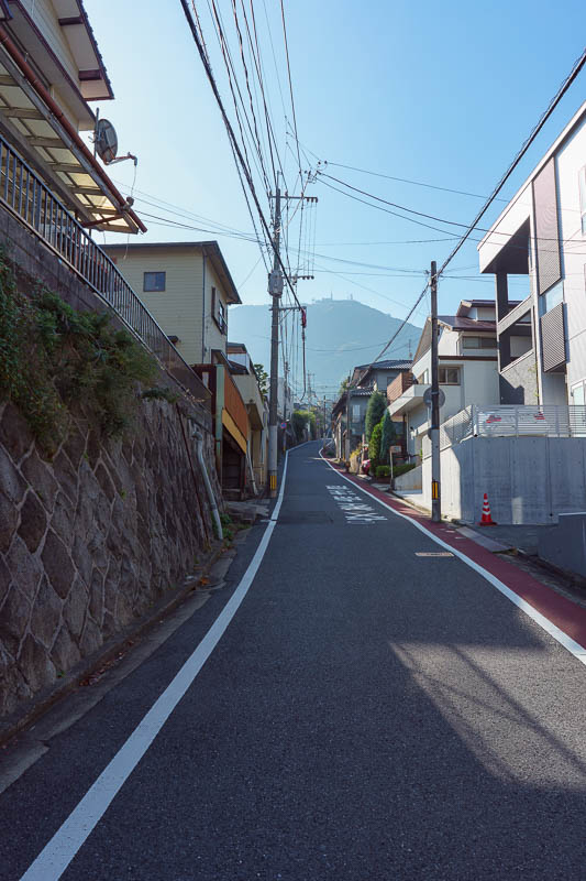 Of course I am back in Japan yet again - Oct and Nov 2018 - The streets to the hiking trail, which is also the bottom cable car station, are surprisingly steep and narrow. It was already quite an effort to get 