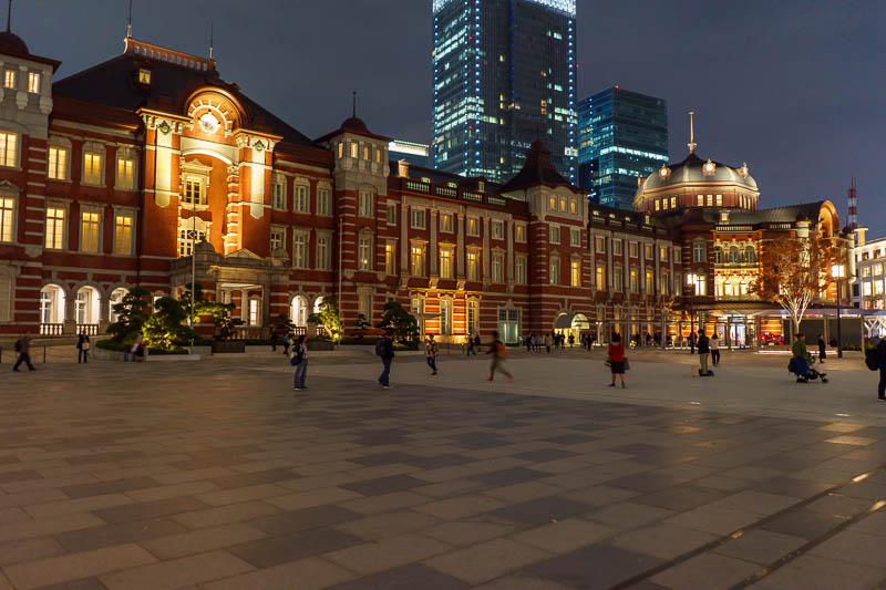 Of course I am back in Japan yet again - Oct and Nov 2018 - On my journey tonight I had to go into Tokyo station to buy my 3 day train pass that I will start using tomorrow. There was no one in the line but bot
