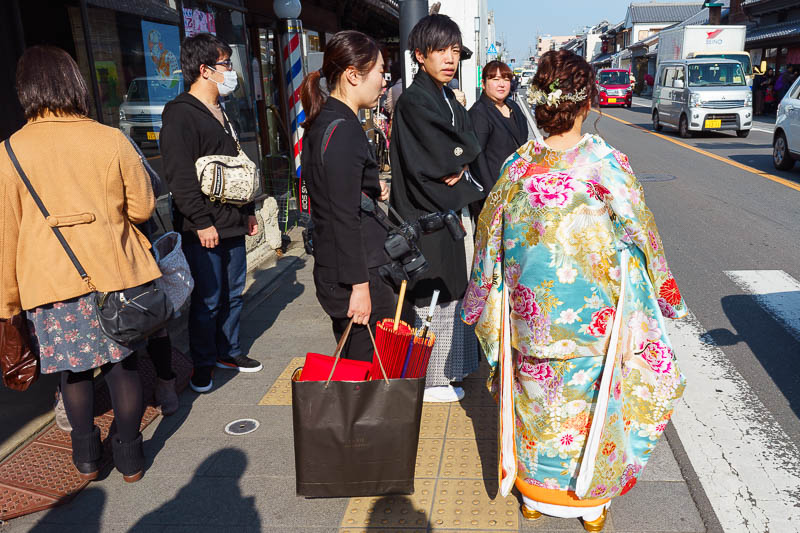 Of course I am back in Japan yet again - Oct and Nov 2018 - I think these people are Chinese. Kawagoe is a great place to dress up and be followed around by professional photographers. This girl has an entourag