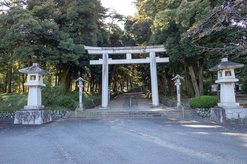 Japan for the 9th time - Oct and Nov 2019 - Hmm, whats this, a path up a hill? I will follow and find out.