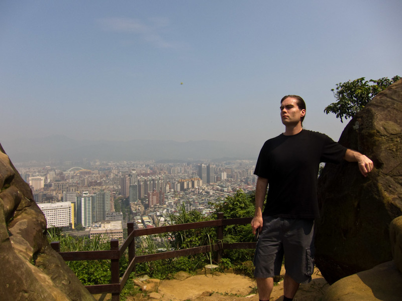 Taiwan-Taipei-Hiking-Elephant Mountain - Its me and some big rocks.