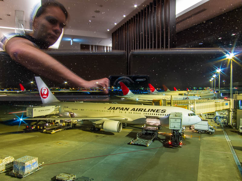 Korea-Seoul-Incheon-Tokyo-Narita-Airport - I am proud of this photo, I am playing with the planes.