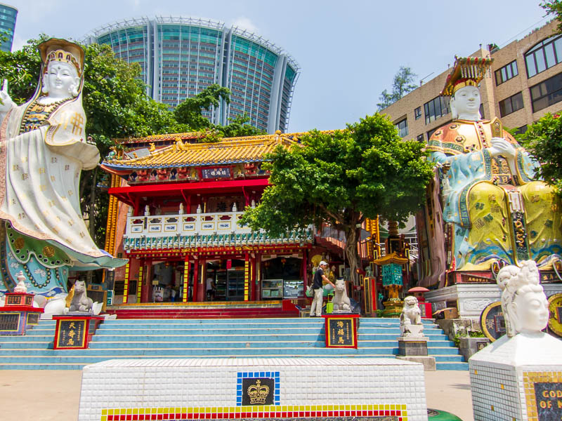 Hong Kong-Repulse Bay-Beach - At the end of the beach is a buddhist temple / ice cream shop. You cant really see from the photos but all thats inside the building is an ice cream s