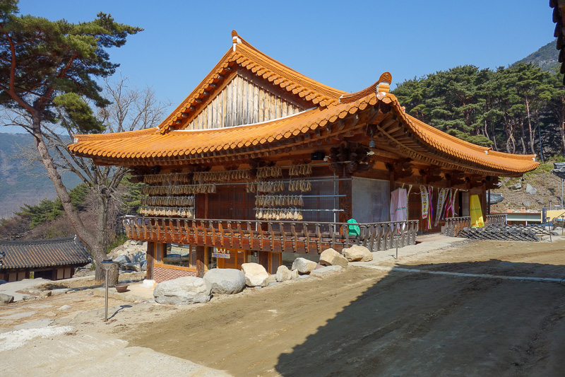Korea-Daegu-Hiking-Bisuelsan - Much of the grounds around the temple were under construction. There was actually a cafe under this building, but since its Sunday morning, they were 