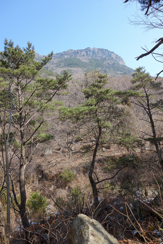 Korea-Daegu-Hiking-Bisuelsan - That ridge would be my eventual destination. However I am taking the looooong route, looping around 3 other peaks to the top. Why? Because I was havin