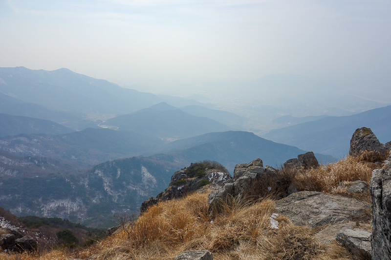 Korea-Daegu-Hiking-Bisuelsan - And now here I am at the very top, feeling delusional due to dehydration, thin air.