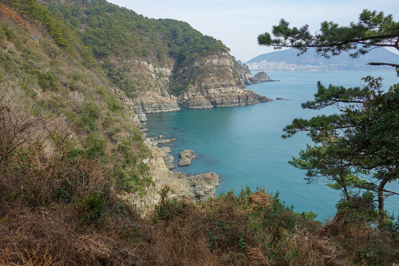 Korea-Busan-Beach-Songdo - Todays best photo. The walk over, around, along and under the cliffs was very picturesque. Probably about 90 minutes to complete the loop. Most people