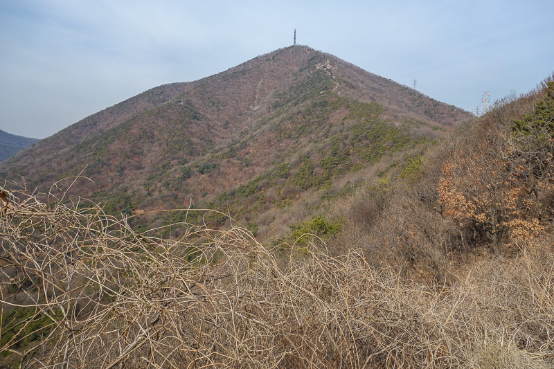 Korea-Incheon-Songdo-Hiking-Gaesan - And onwards towards the summit.