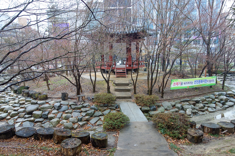Korea-Gwangju-Rain-Uprising - One of many small temples in the park.