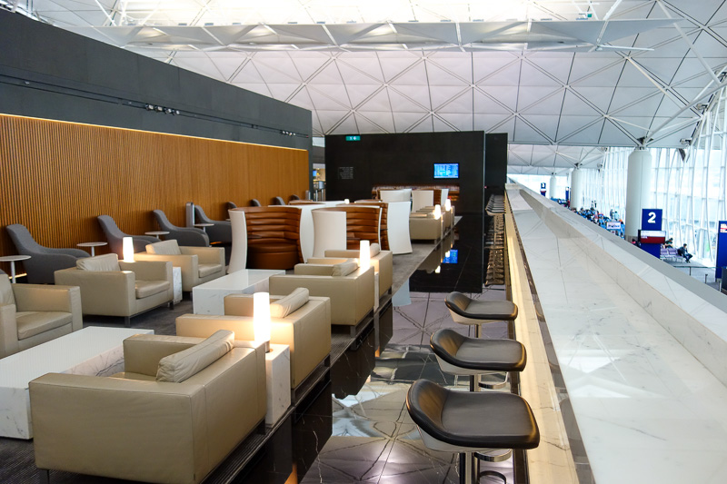 Korea again - Incheon - Daegu - Busan - Gwangju - Seoul - 2015 - Now this is the wing, lounge number 4, Cathays main first class lounge. The others have small first class areas which are just seats in a quiet area. 