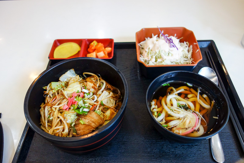 Korea again - Incheon - Daegu - Busan - Gwangju - Seoul - 2015 - Todays lunch was quite Japanese. Chasu don, with udon. Nice and damn cheap.