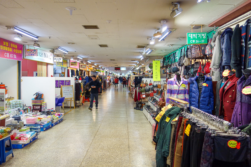 Korea again - Incheon - Daegu - Busan - Gwangju - Seoul - 2015 - I honestly just thought it was an underpass to cross the road, turns out its a really crappy shopping arcade under the road. I know I exaggerate, but 